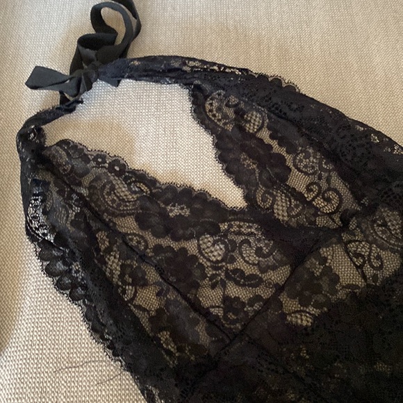 Lace One piece - Picture 2 of 3